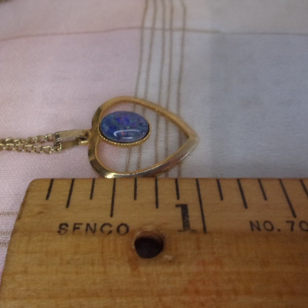 Faux Opal Gold Tone Heart Pendant Necklace 18" L - Picture 5 of 8